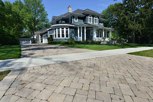Best Professional Driveway Pavers  in Ara, AL